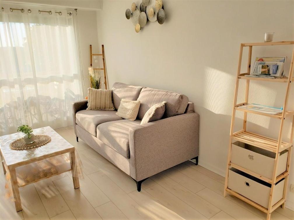 Cabourg - Bel Appartement Lumineux Avec Balcon Dans Residence Privee Buitenkant foto